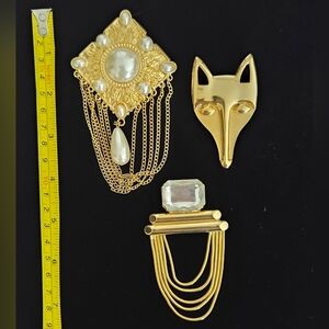 Elegant Vintage Gold and Pearl Brooch Set